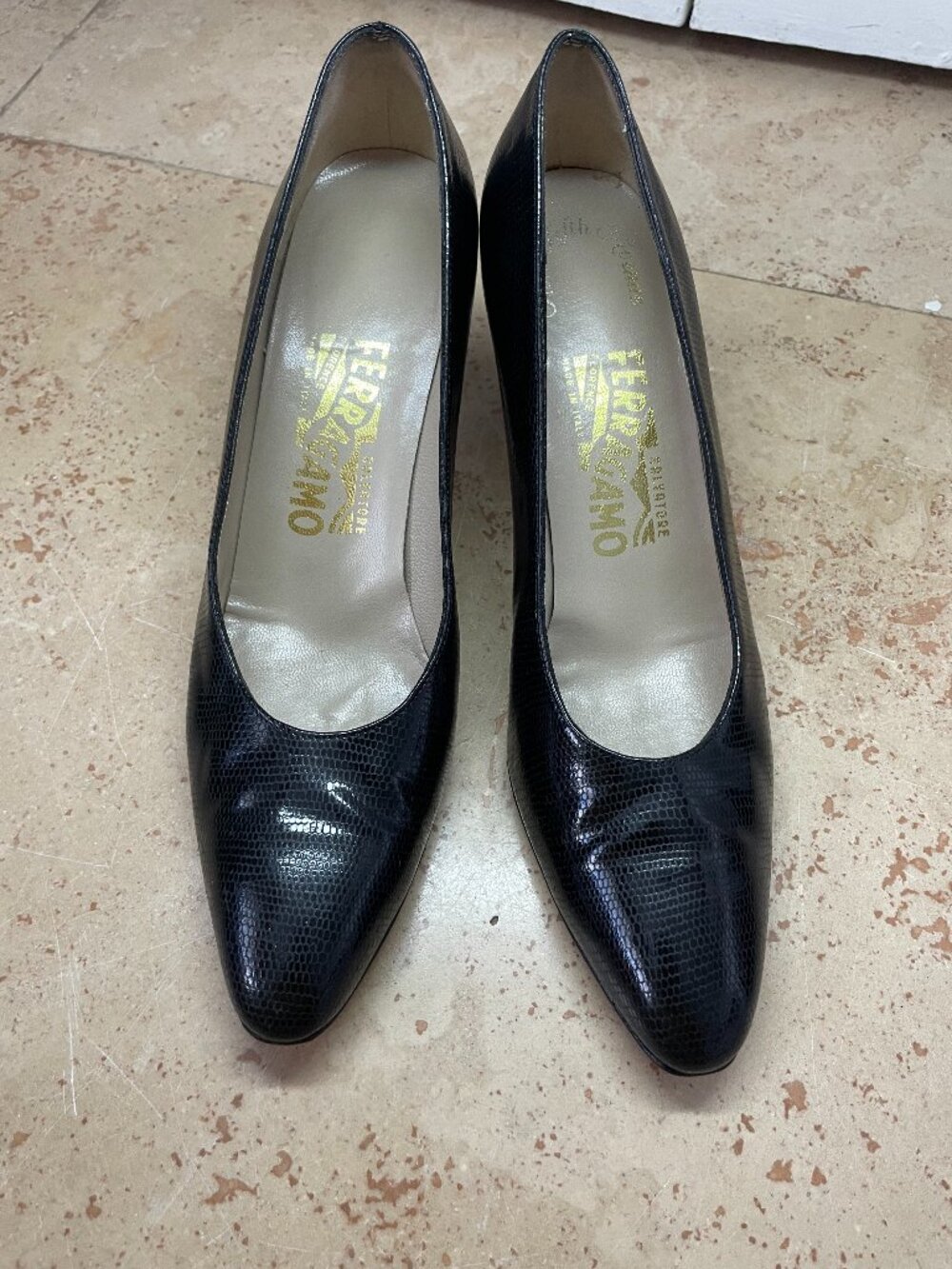Salvatore Ferragamo Black Lizard Embossed Leather Pumps 8.5 AAA Narrow Italy Hee